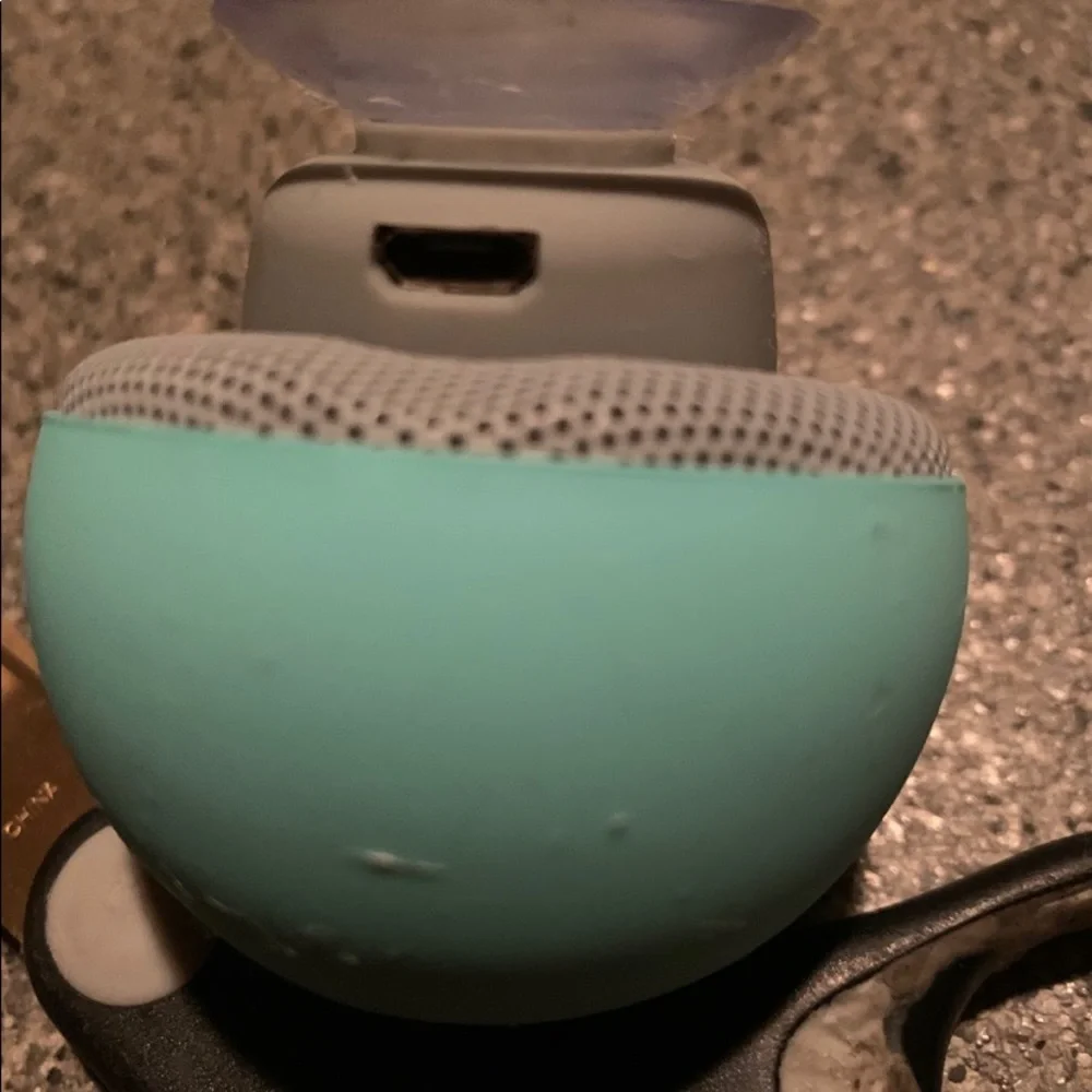 Rechargeable Mini Speaker Color Changing Light.